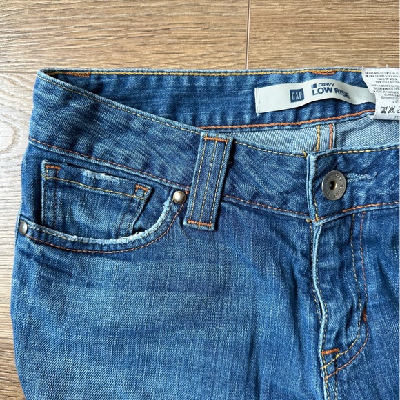 Vintage GAP Denim Jeans Curvy Low Rise Size 2 - Picture 2 of 7